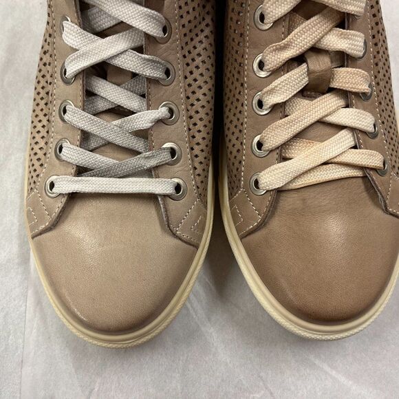 DANIELA FARGION Sand Leather Perforated Leather Sneakers - 8 - Picture 4 of 5